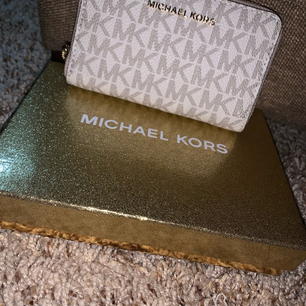 Micheal Kors wallet